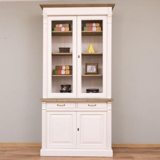 biela klasicka kredenc pevne drevo individualna nabytok vintage styl kuchyna obyvacka krajina mediteranska nabytok vitrina nabytok vysoka kvalita vidiecka balaton dacha renovacia lameridiana interior design.jpg